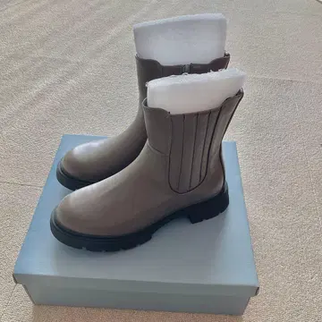 새상품 미사용품 A.V.V 숏부츠