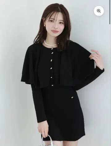 케이프 디자인 니트 원피스 에이미 이스트 월