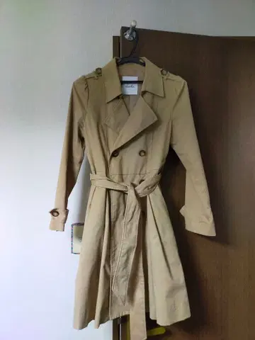 dazzlin 베이지 트렌치코트