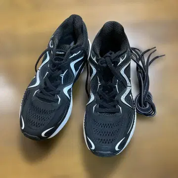 MBT 블랙 러닝화