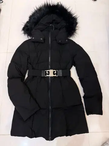 GYDA 벨트 포함 롱 다운 코트 (블랙)