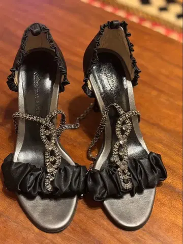 Grace Continental 블랙 하이힐