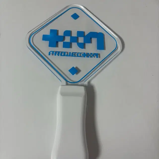 프로젝트7 응원봉 판매합니다 프젝클유아아이덴티티