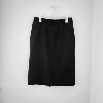 어도어 네이비 타이트 스커트 M 뒷면 지퍼 허리밴딩 슬릿