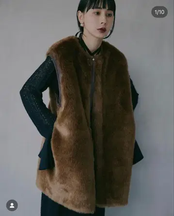 아메리 UND REVERSIBLE MOTTLED FUR VEST