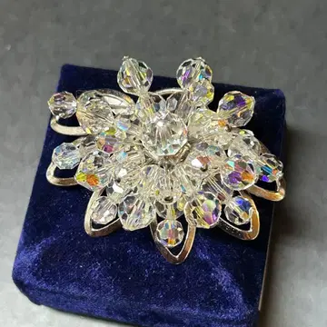 JEWEL CREST 브로치