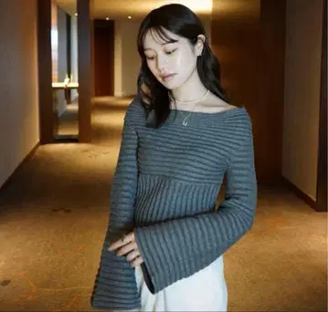 laubeblanc 오프 숄더 패널 니트 탑