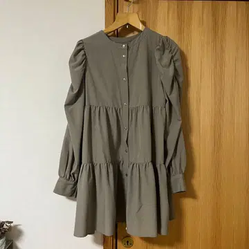 [새상품급] Wcloset 티어드 미니 원피스 튜닉 퍼프 슬리브 카키