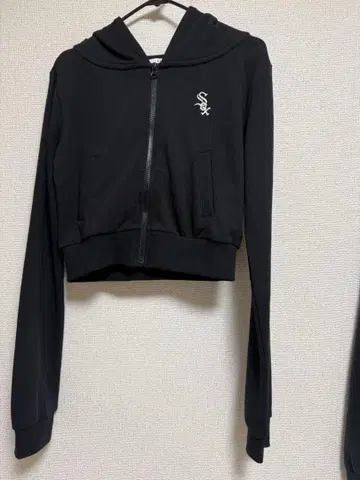 GYDA x MLB 콜라보 숏 후드티