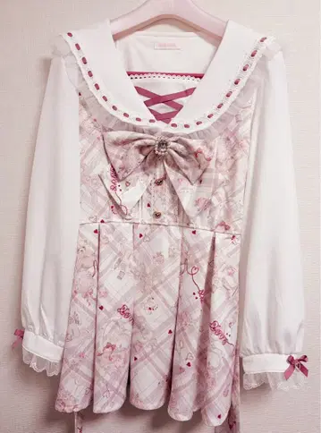 LIZLISA Sewing Bear 패턴 셋업 화이트 긴팔