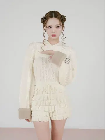 다리치 프릴 니트 콤비네존