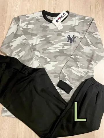 MLB 양키스 긴팔 파자마 룸웨어 종이상자 니트 카모플라쥬 L