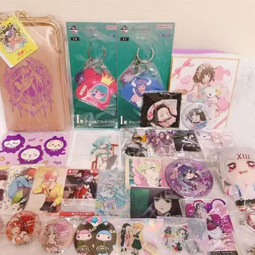 애니메이션 코믹스 캐릭터 굿즈 묶음 판매 파우치 마스코트 캔뱃지