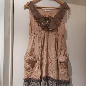 슬리브리스 무릎 기장 원피스