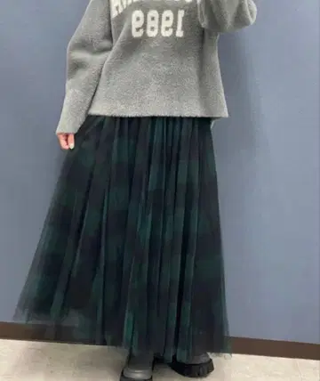 정가 16,000원 미사용 로지 블록 체크 플레어 튤 롱 스커트