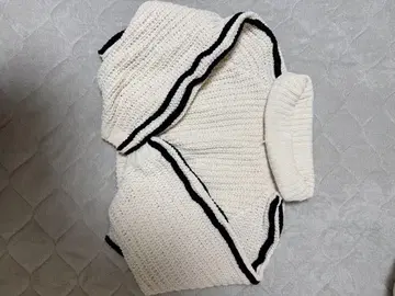 GYDA 아이보리 니트 터틀넥 스트라이프