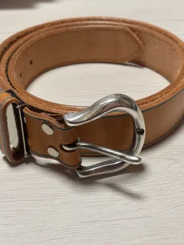 ALZUNI 새들 레더 벨트 꿰맨 실 터콰이즈