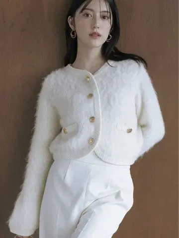 SNIDEL 스나이델 퍼 라이크 프릴 니트 자켓 화이트