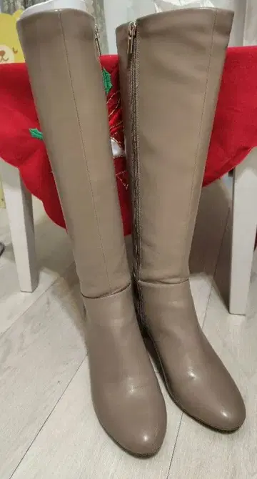 베이지 롱 부츠 중간 힐 사이드 지퍼