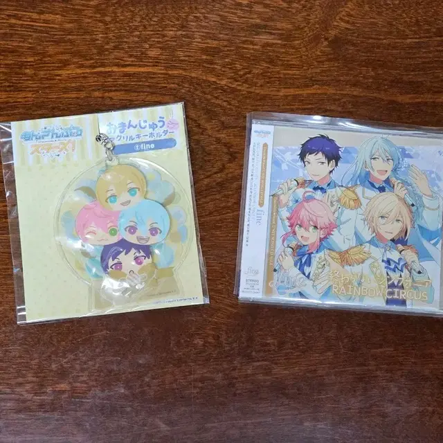 앙스타 피네 만쥬 아크릴 키링 앨범