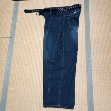 스터드 장식 다크 블루 데님 팬츠