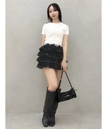 dazzlin 프릴 미니 스커트 블랙