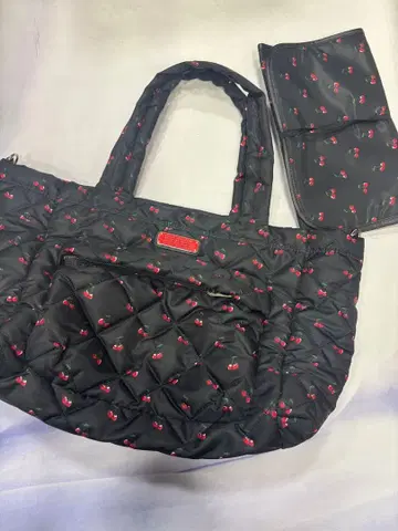 마크제이콥스 마더백 퀼팅 체리 대형 토트