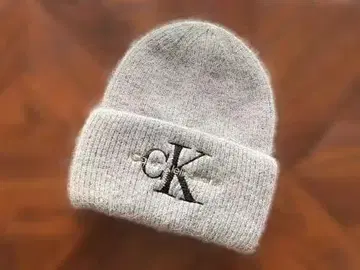 CK 로고 자수 니트 모자 그레이