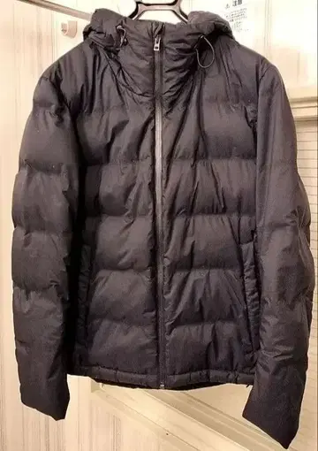 유니클로 심리스 다운 파카 S 네이비