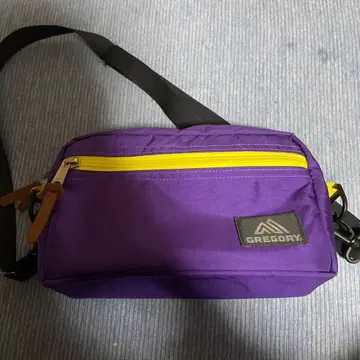 GREGORY 패디드 숄더 파우치 M 퍼플