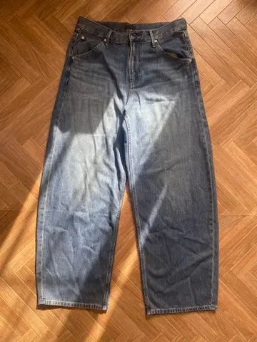 유니클로 배기 커브진 청바지 사이즈 28 블루