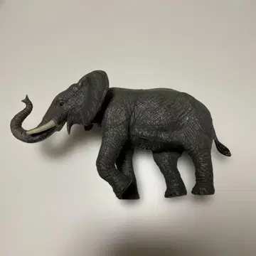 리얼한 블랙 코끼리 모형