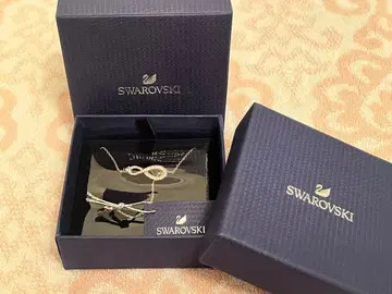 스와로브스키 인피니티 모티브 목걸이