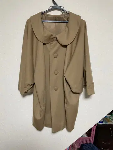 베이지 빅 옷깃 오버 사이즈 코트