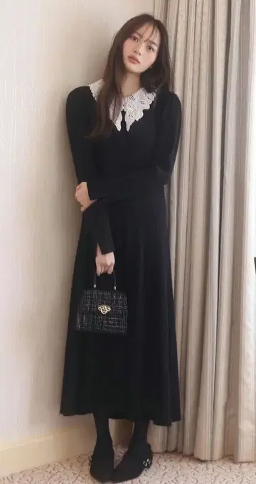 [ 새상품 ] 프로포션 바디 드레싱 레이스 카라 부착 니트 원피스