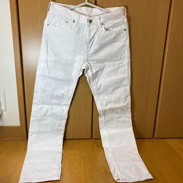 화이트 슬림핏 데님 팬츠