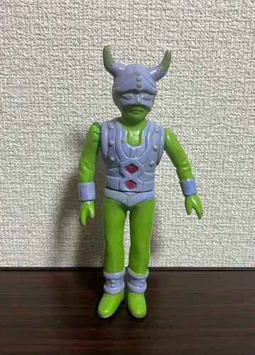 더블 사탄 타카토쿠 소프트 비닐 피규어 아이언 킹