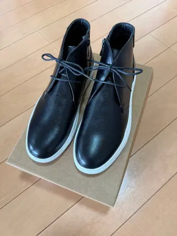 Dedes 하이컷 스니커즈 레이스업 슈즈 블랙 x 화이트