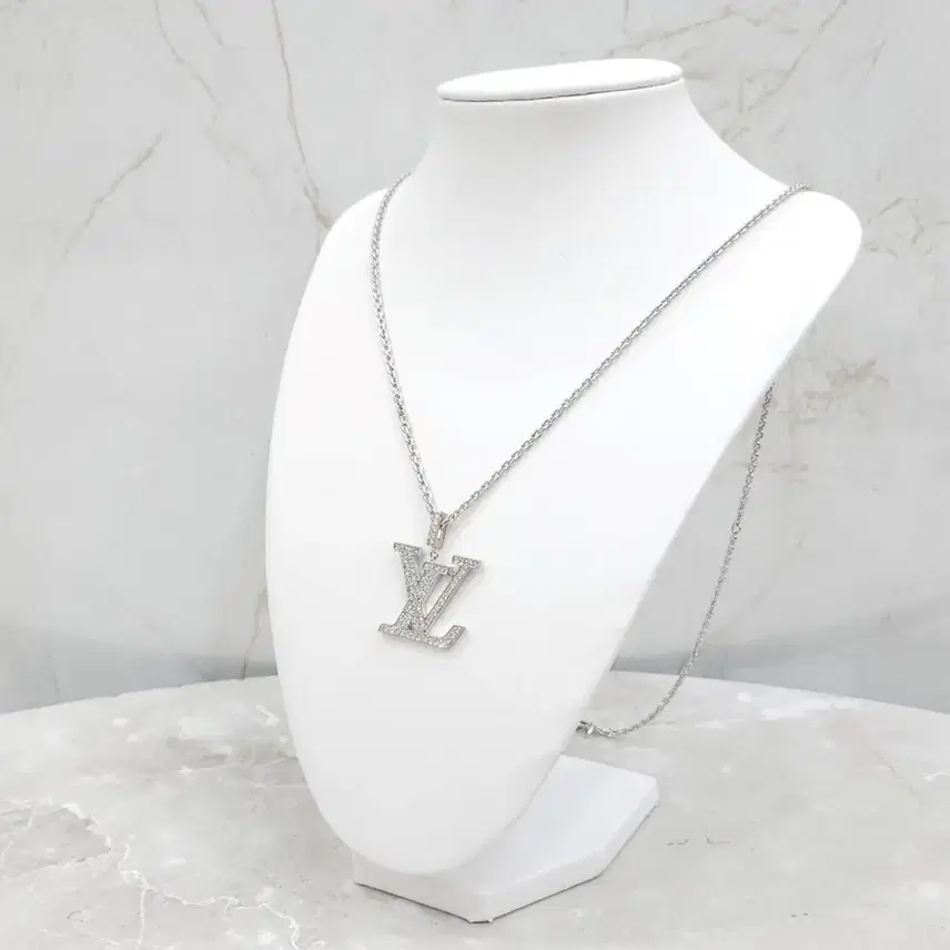 루이비통 LV 다이아 화이트골드 라지 펜던트 목걸이 Q93821 사진 2