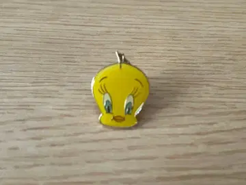 트위티 핀 배지