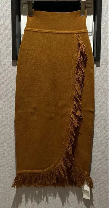 스나이델 프린지 타이트 스커트 니트 롱 카멜