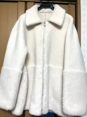 뷰티 앤 유스 보아 무스탕 리버서블 블루종