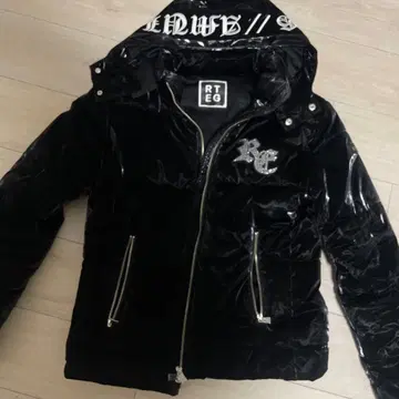 RTGEG 광택 블랙 다운 자켓 G/AMUL