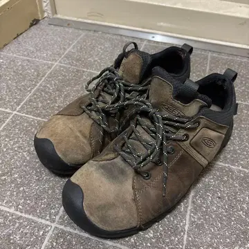 KEEN 아웃도어 신발 브라운
