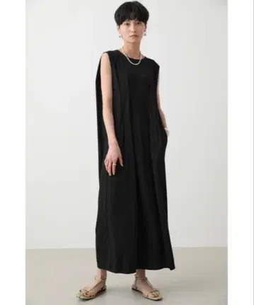 [ crie conforto ] 숄더 턱 원피스 코쿤 실루엣