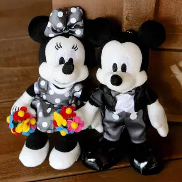 굿즈 디즈니 인형 배지 새상품 미키 미니 흑백 화이트 블랙
