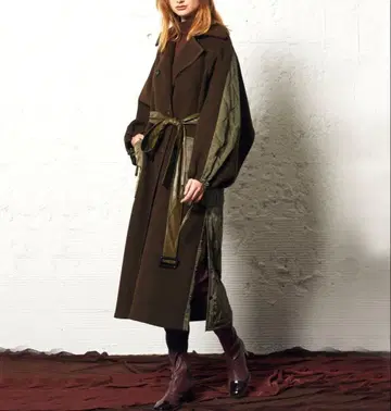 AULA AILA 조인트 스텐카라 코트