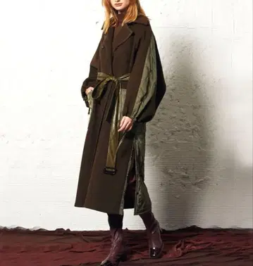 AULA AILA 조인트 스텐카라 코트