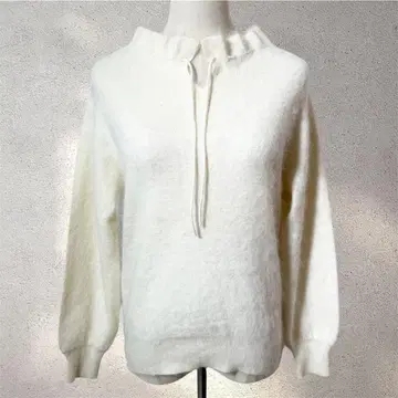 [로지카] L 사이즈/니트/아이보리/어른 걸리시/드로스트/복슬복슬/긴팔