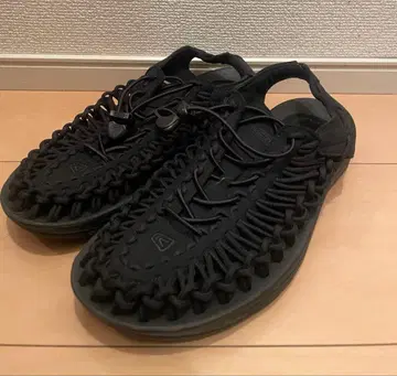 KEEN 블랙 뜨개질 스포츠 샌들